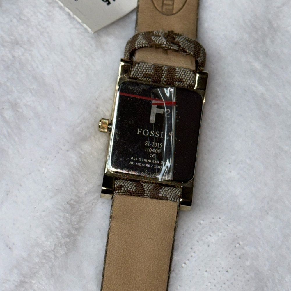 VTG Fossil F2 Gold Tone Rectangle Dial Date Indicator Crystal Accent Watch - Picture 7 of 14